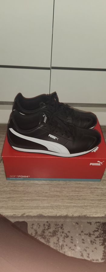 Baskets femme Puma pointure 39