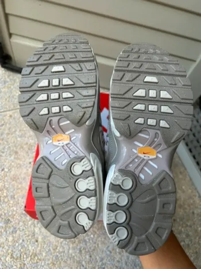 Chaussures Nike Air Max Plus TN enfant fille garçon - photo numéro 9