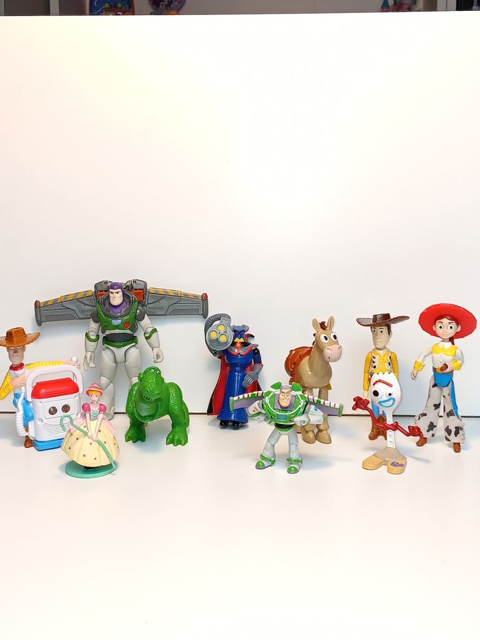 Lot figurines vintage Disney toy story 
Taille 13cm pour la plus grande
