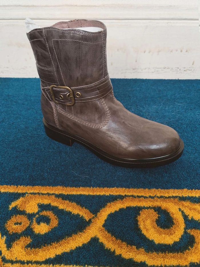 Bottines Nero Giardini en cuir marron, style motard chic - photo numéro 2
