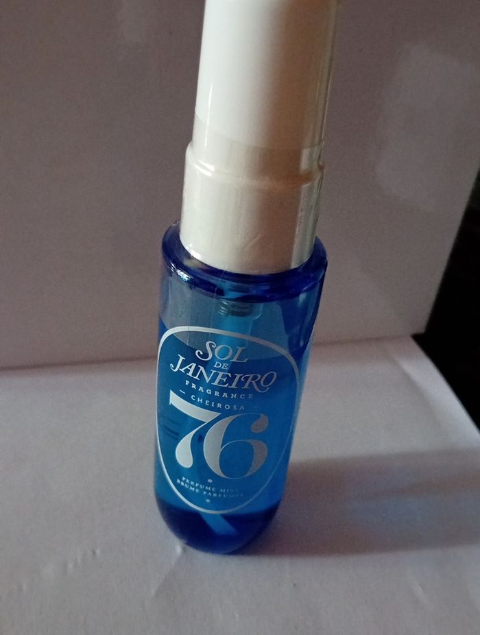Brume parfumee sol de janeiro. Cheirosa. Contenance 30 ml. Neuve. Jamais ouverte
