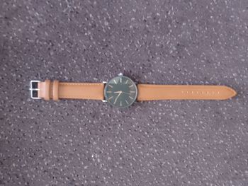 vends montre homme, neuve cadeau jamais portée