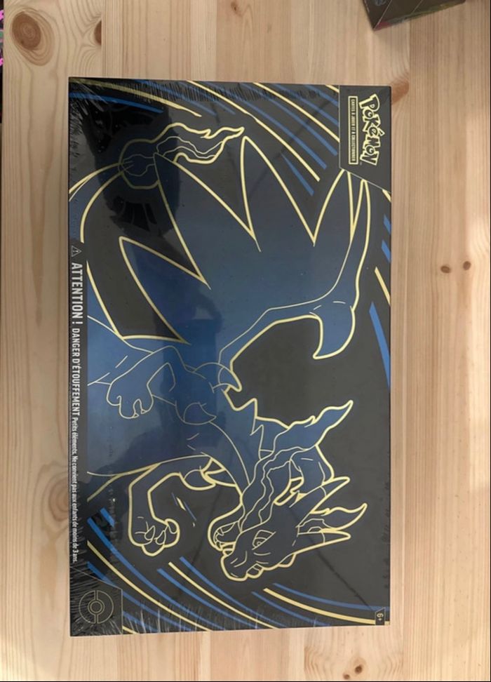 UPC dracaufeu Me02 neuf scellage parfais