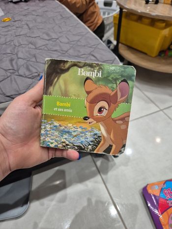 Livre bambi et ses amis.