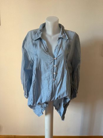 Blouse grande taille en très bon état bleu ikebana taille 54/56