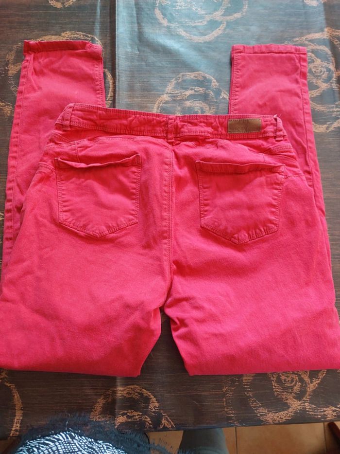 Jean rouge - photo numéro 3