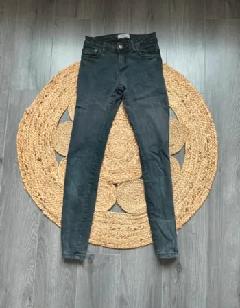 Jean noir Bershka taille 34