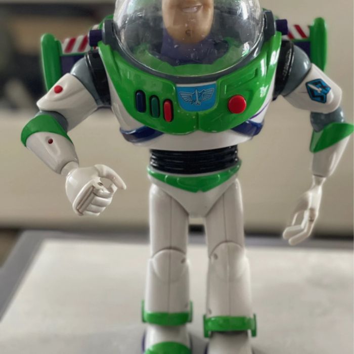 Buzz l’éclair - photo numéro 2