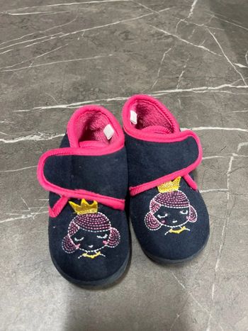 Pantoufles taille 23