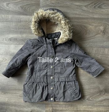 Beau blouson doudoune parka veste fourée à capuche taille 2 ans Tape à l’œil