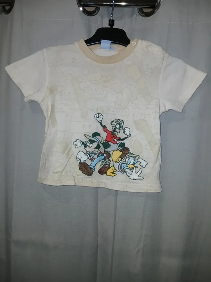 💙 T-shirt manches courtes Mickey taille 12 mois.