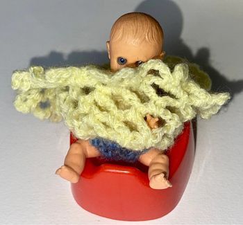 Ancienne petite poupée Vama + accessoire