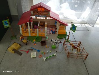 Écurie ou centre équestre playmobil