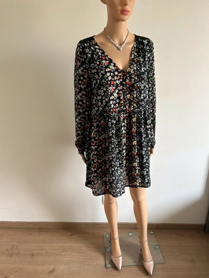 Robe fleurie à manches longues Only taille 34 jamais portée - photo numéro 4