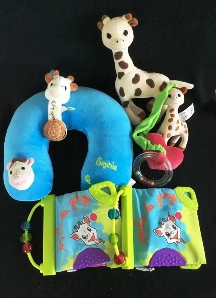 TRES BEAU LOT SOPHIE LA GIRAFE - VULLI