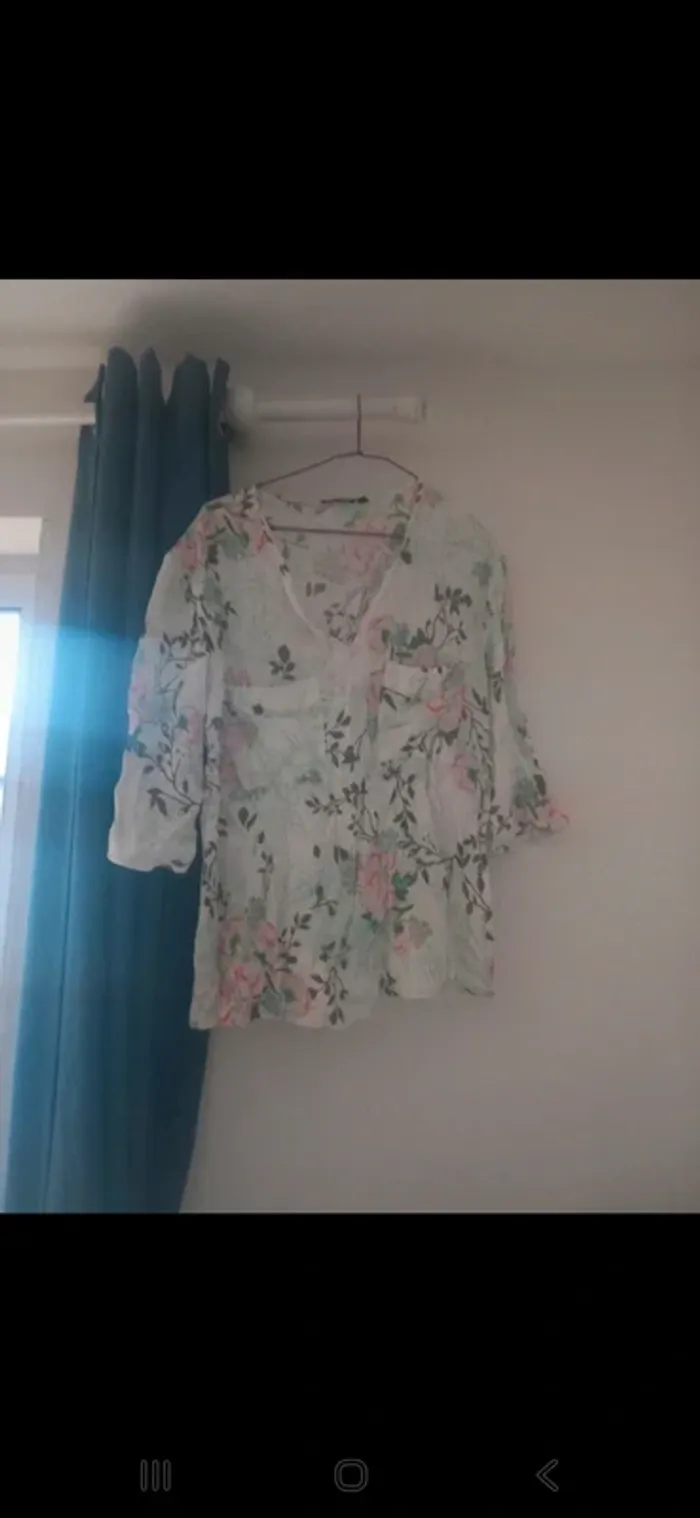 Blouse fleurie neuve – Kiabi – Taille 44