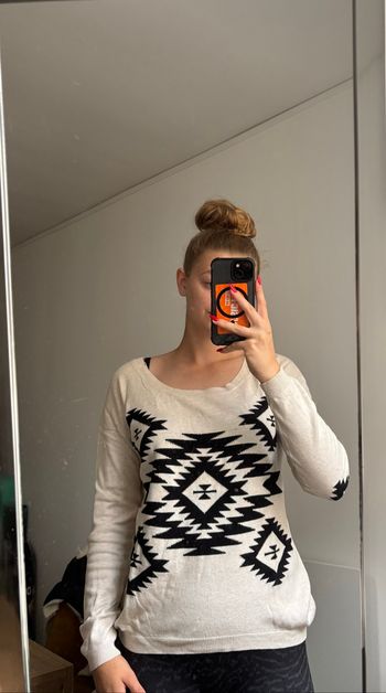 Pull beige avec motif