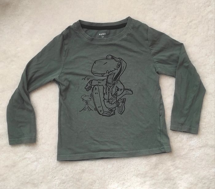 T-shirt manches longues 6 ans Kiabi kaki dinosaure skate.