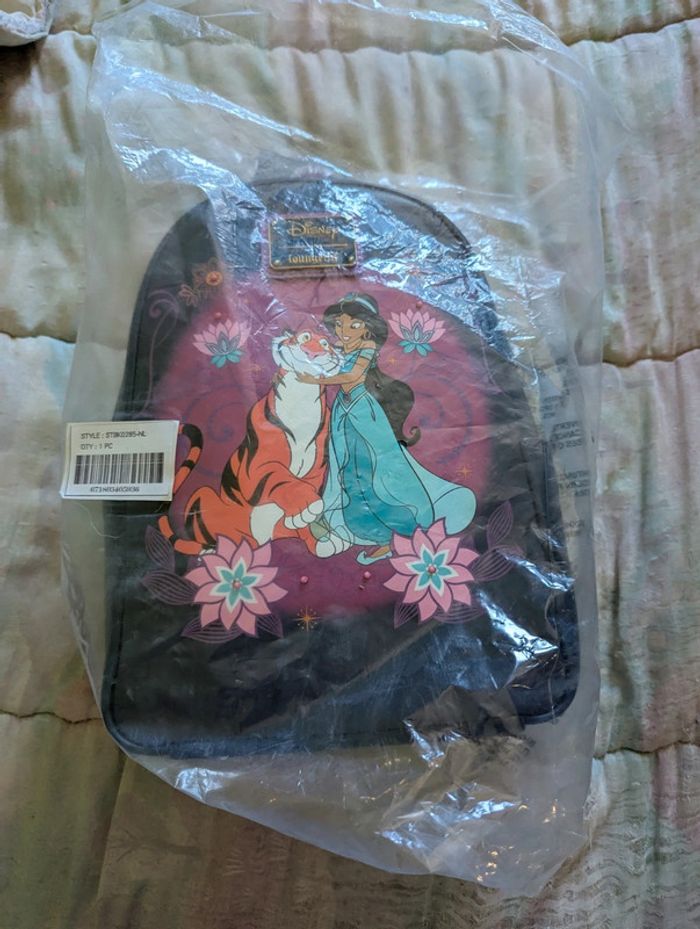 Sac Loungefly Jasmine & Rajah – Neuf, superbe modèle Disney - photo numéro 4