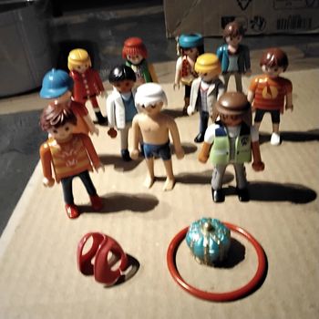 Lot de 11 personnages Playmobil