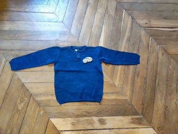 Pull garçon taille 9/10 ans.