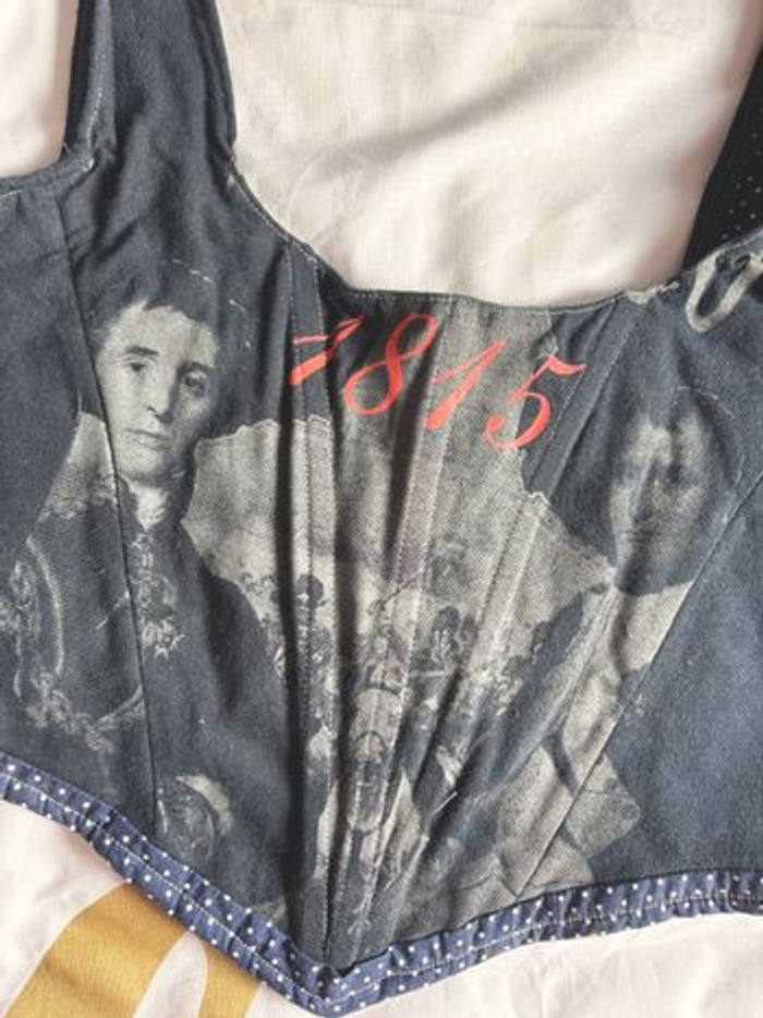 Top corset “1815” arty vintage retravaillé – pièce unique - photo numéro 3