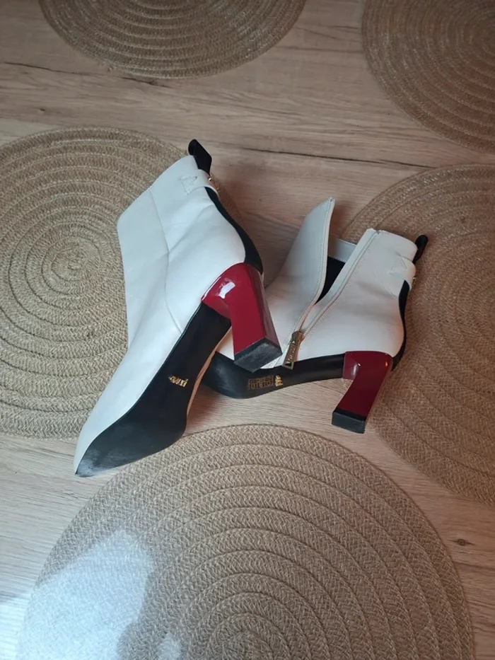 Bottines Gaudì blanches cuir – talon bordeaux – T.37 - photo numéro 15
