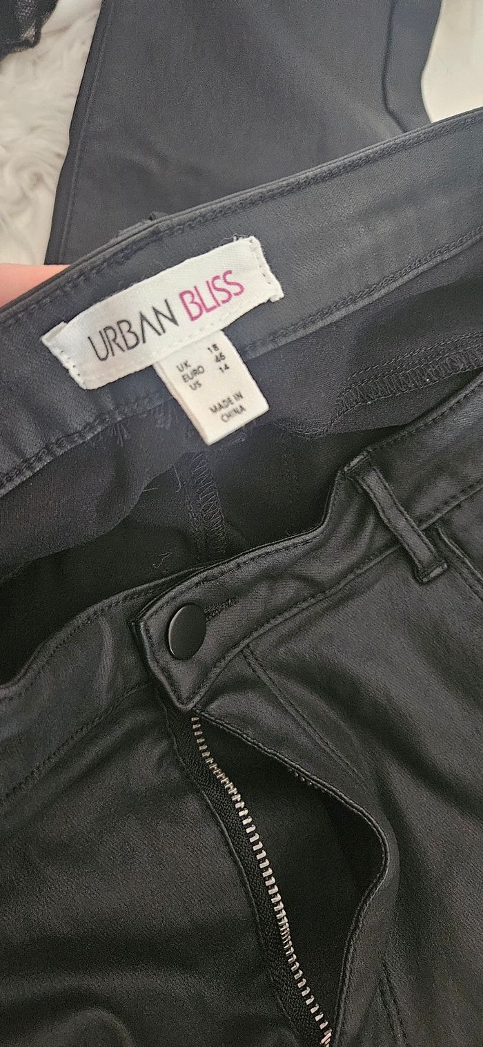 Jeans enduit - photo numéro 3