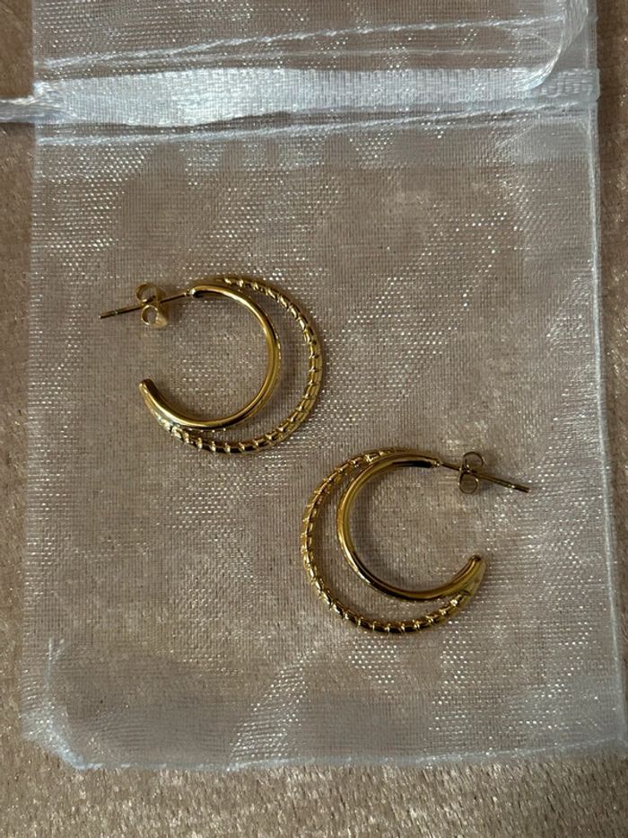 Boucles d’oreilles dorée en acier inoxydable - photo numéro 4