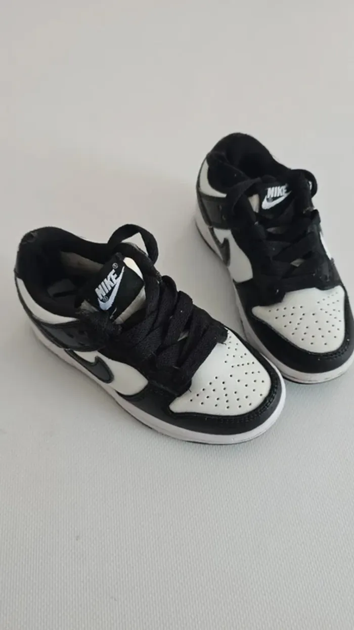 Basket nike dunk noir et blanche - photo numéro 5