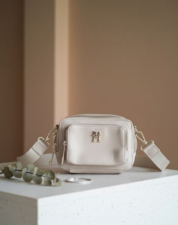 Mini Sac TOMMY HILFIGER Bandoulière - Crème Chic & Tendance !