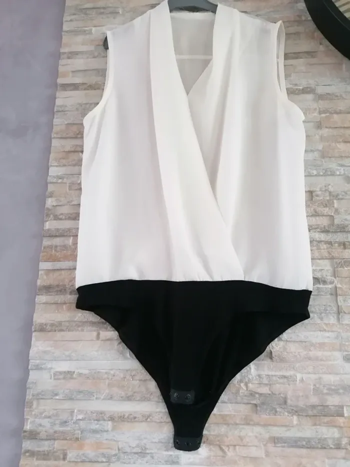 Body/ haut gemo taille M #Vêtements_femmes_krocaro - photo numéro 2