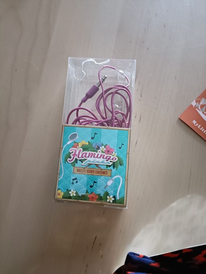 LOT DE DIFFERENTS GOODIES MY LITTLE BOX - photo numéro 6