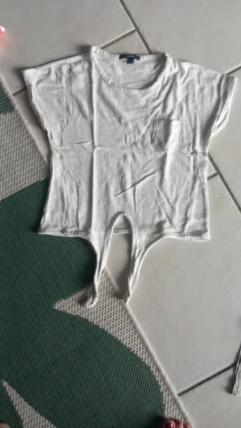 Tee shirt beige a nouer kiabi 8 ans tbe