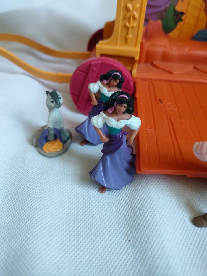 Lot jouets le Bossu de notre Dame - photo numéro 5