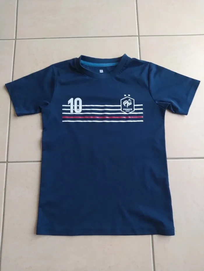 Maillot de foot équipe de France taille 10 ans Mbappe