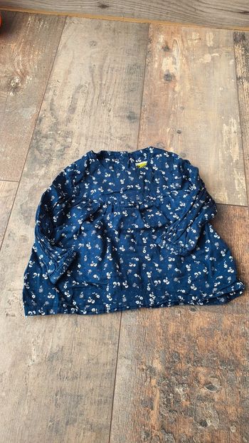 T-shirt  blouse tao 6 mois 68 cm en très bon état 👌