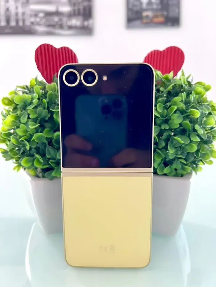 SAMSUNG · GALAXY Z FLIP 6 · 512 Go · Or - photo numéro 3