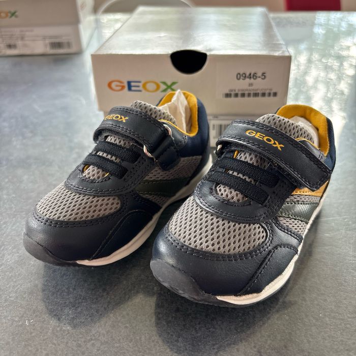 Baskets Geox neuves taille 23