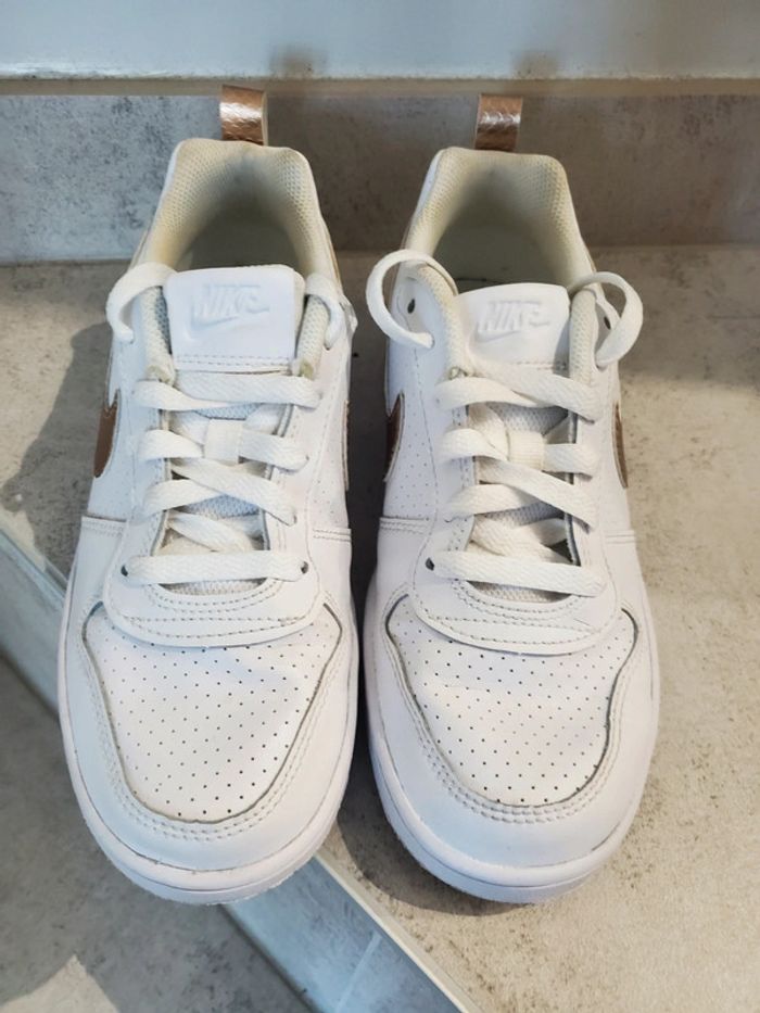 Basket Nike Court Borough low 37,5 - photo numéro 2