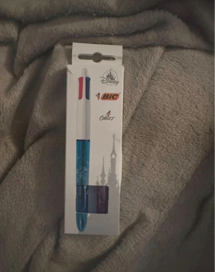 Set 2 stylos bic Disneyland Paris stitch et Angel Disney
