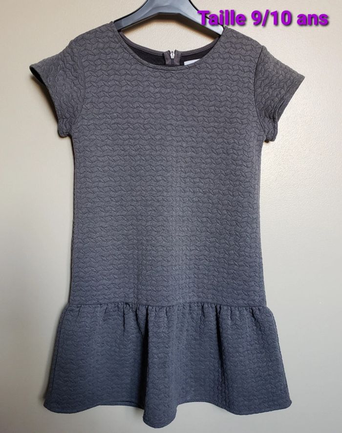 Robe mi-saison taille 9/10 ans