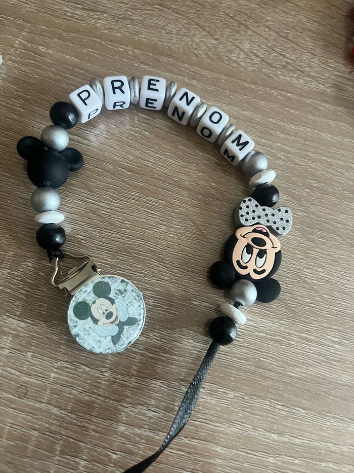 Attache tétine Mickey