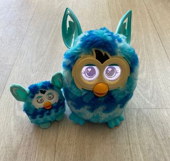 Lot Furby Hasbro peluche interactive + mini Furby jouet Mcdonald's Happy Meal
