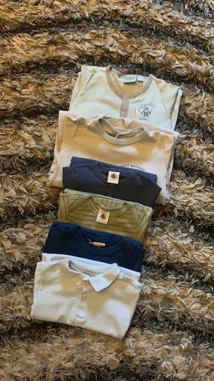 Lot de 2 grenouillères et 4 bodies