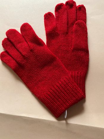 Jolie paire de gants rouge T. 10 ans mixtes neufs