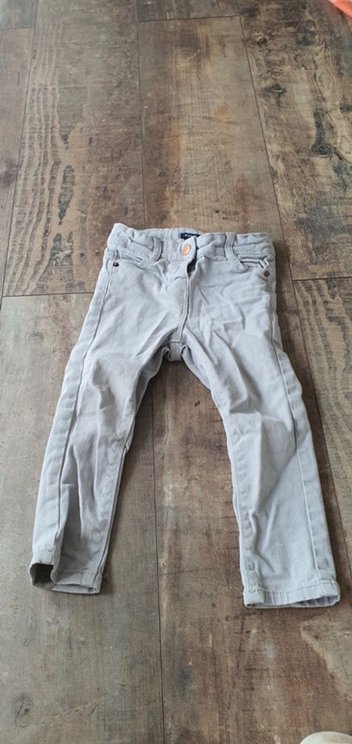 Pantalon kiabi 24 mois en très bon état