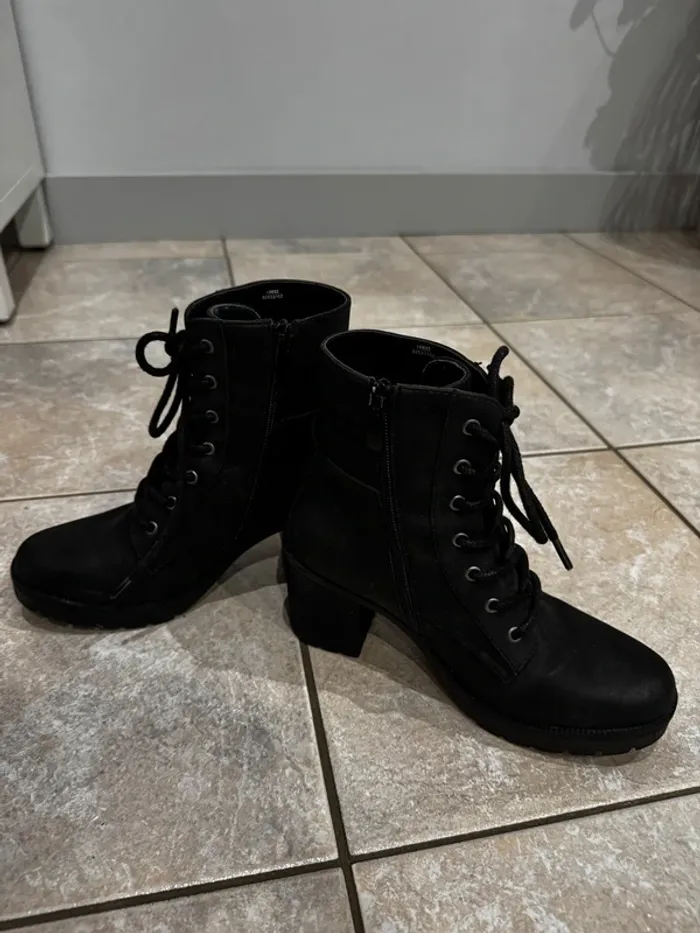 Bottines noires broderies 37 - photo numéro 2