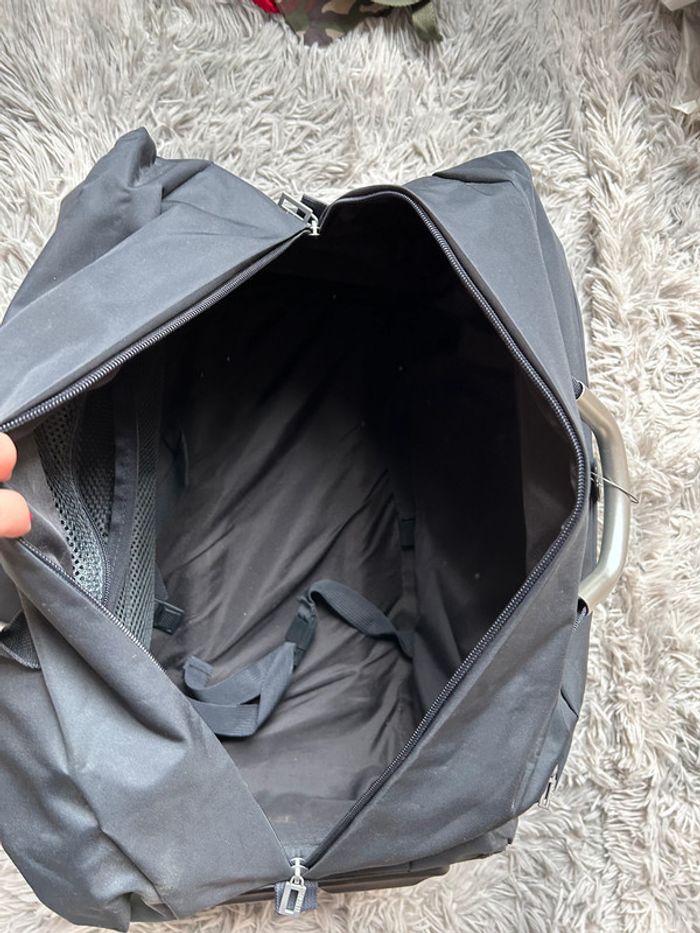 Neuf magnifique valise de voyage Lagardère grande contenance et pratique - photo numéro 8