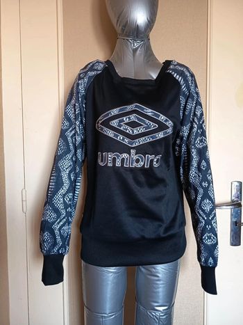 Sweat  Été. Umbro. (A35)